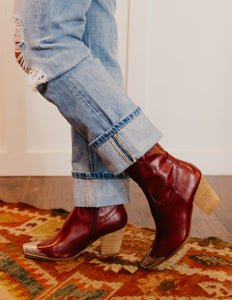 The Vegas Boot in Merlot