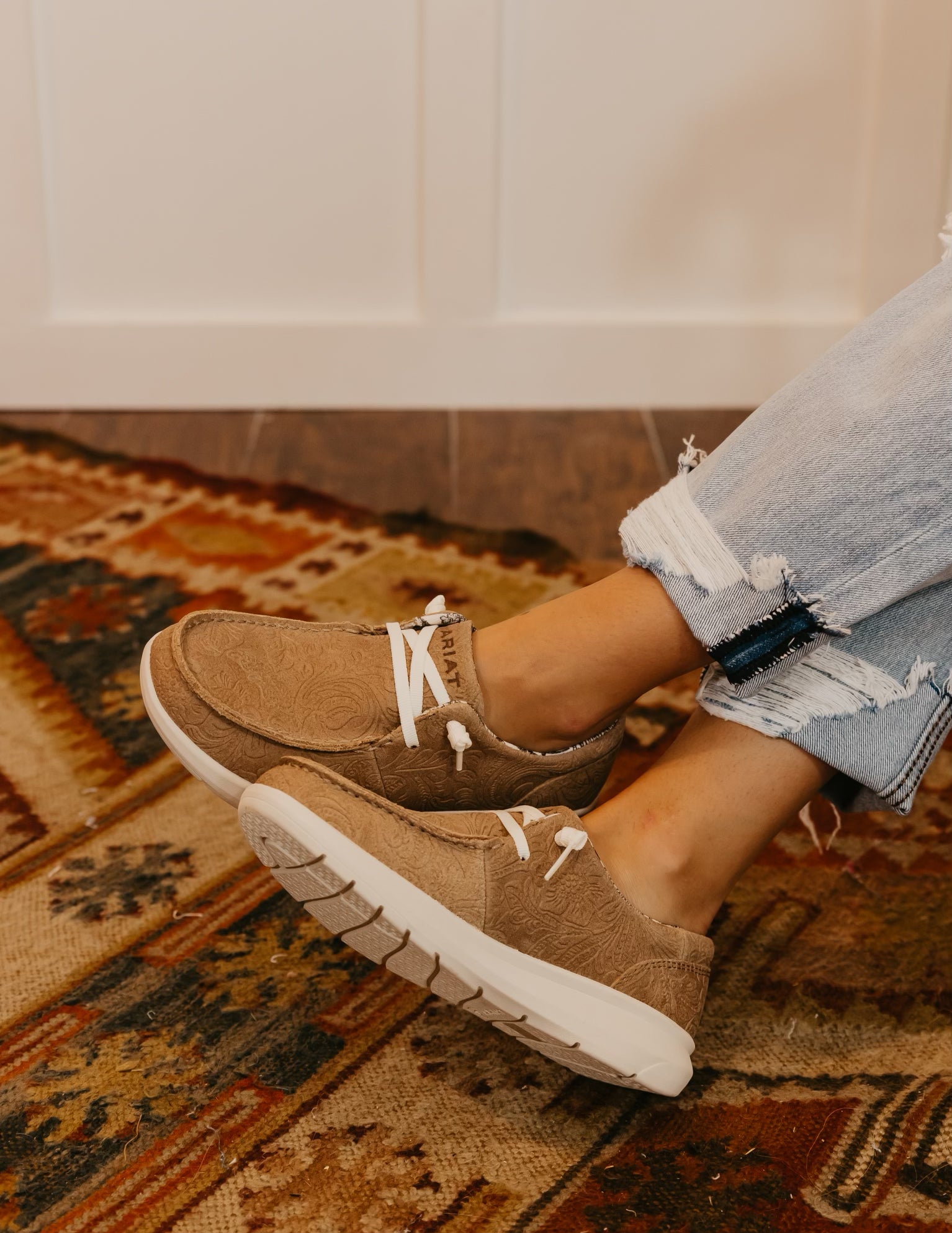 Ariat Tan Tooled Hilo Shoe