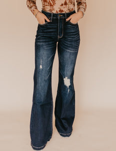 The Sidney Flare in Dark Wash SHIP 6/25