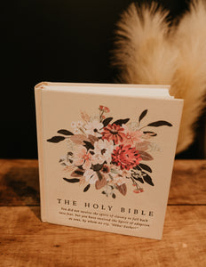 ESV Journaling Bible • Salamanca Theme