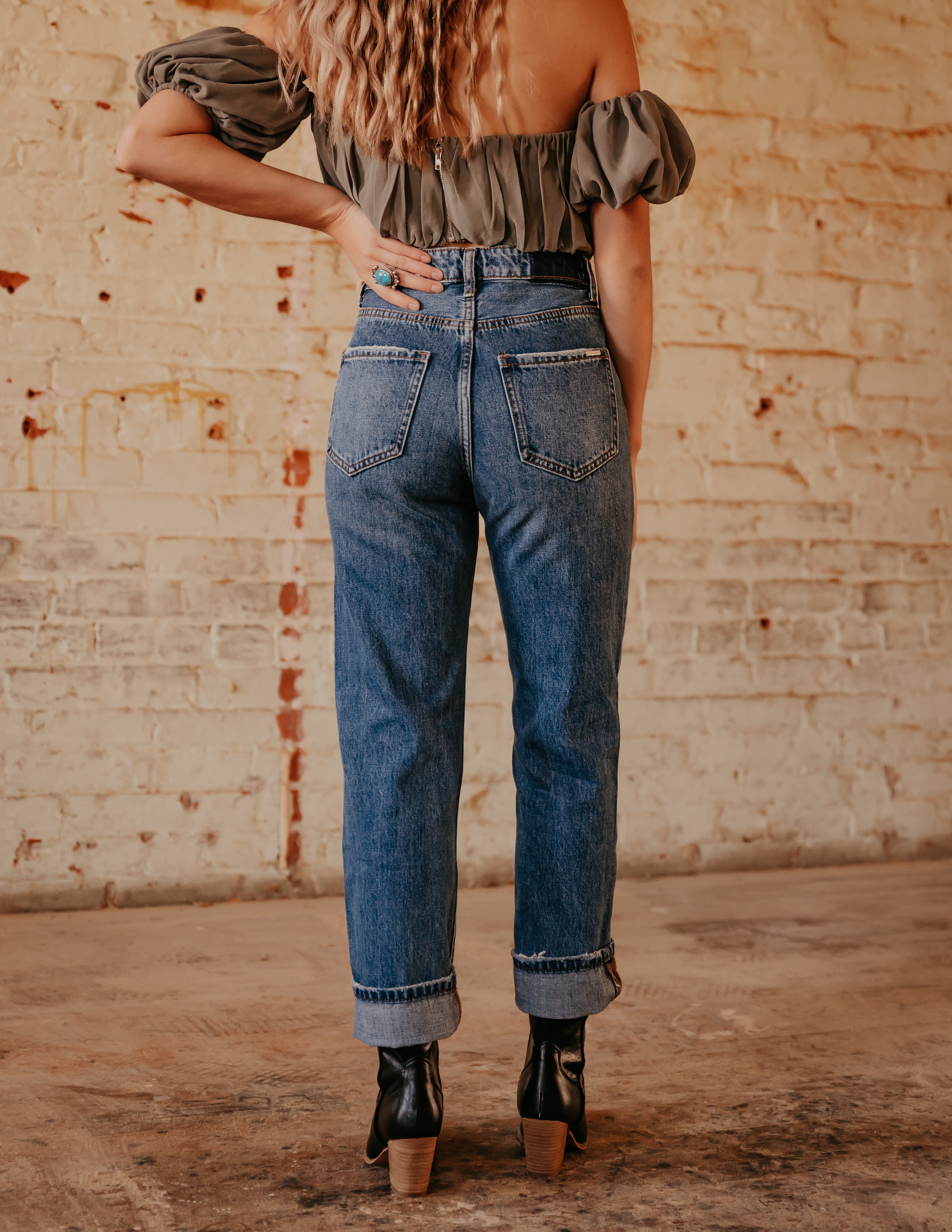 The Janzen Straight Leg Jean