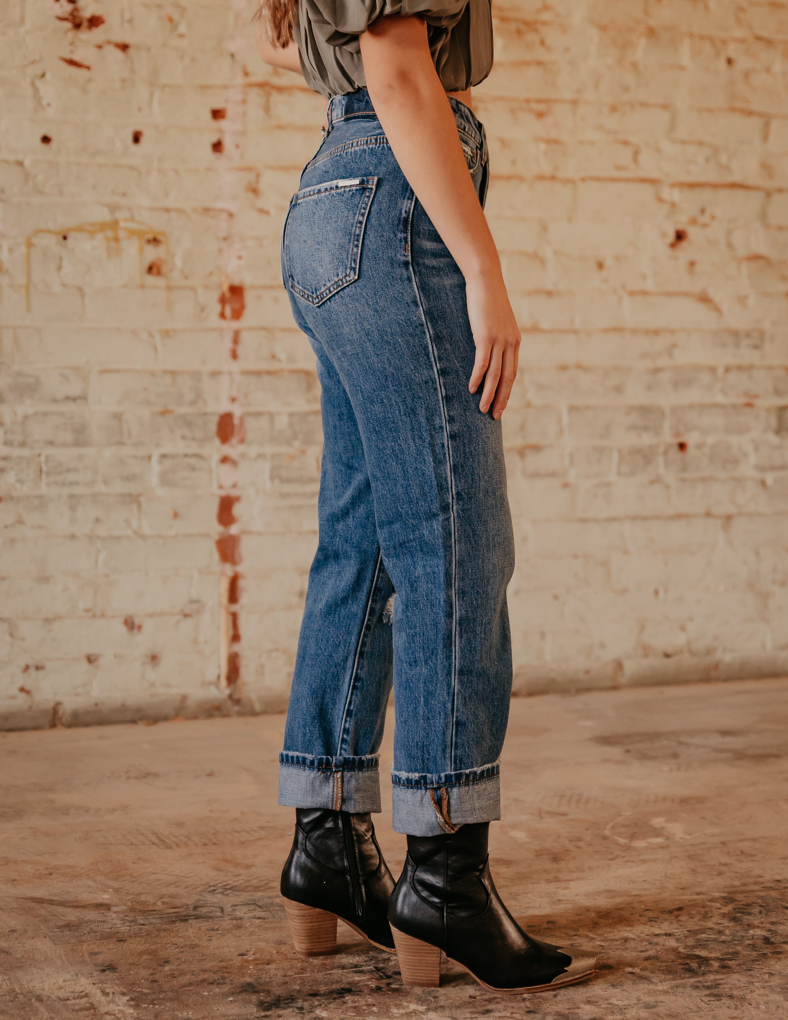 The Janzen Straight Leg Jean