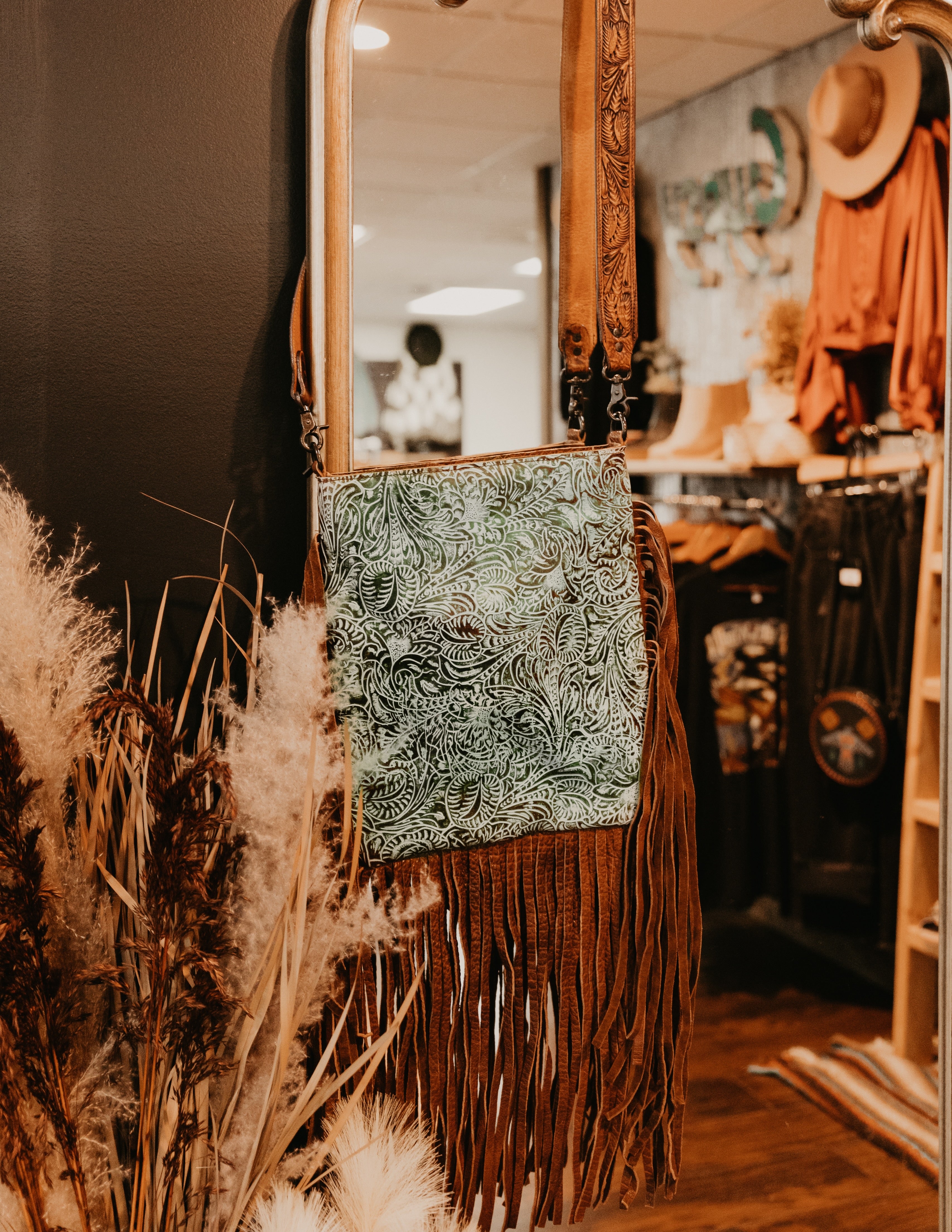 The Layne Messenger Crossbody