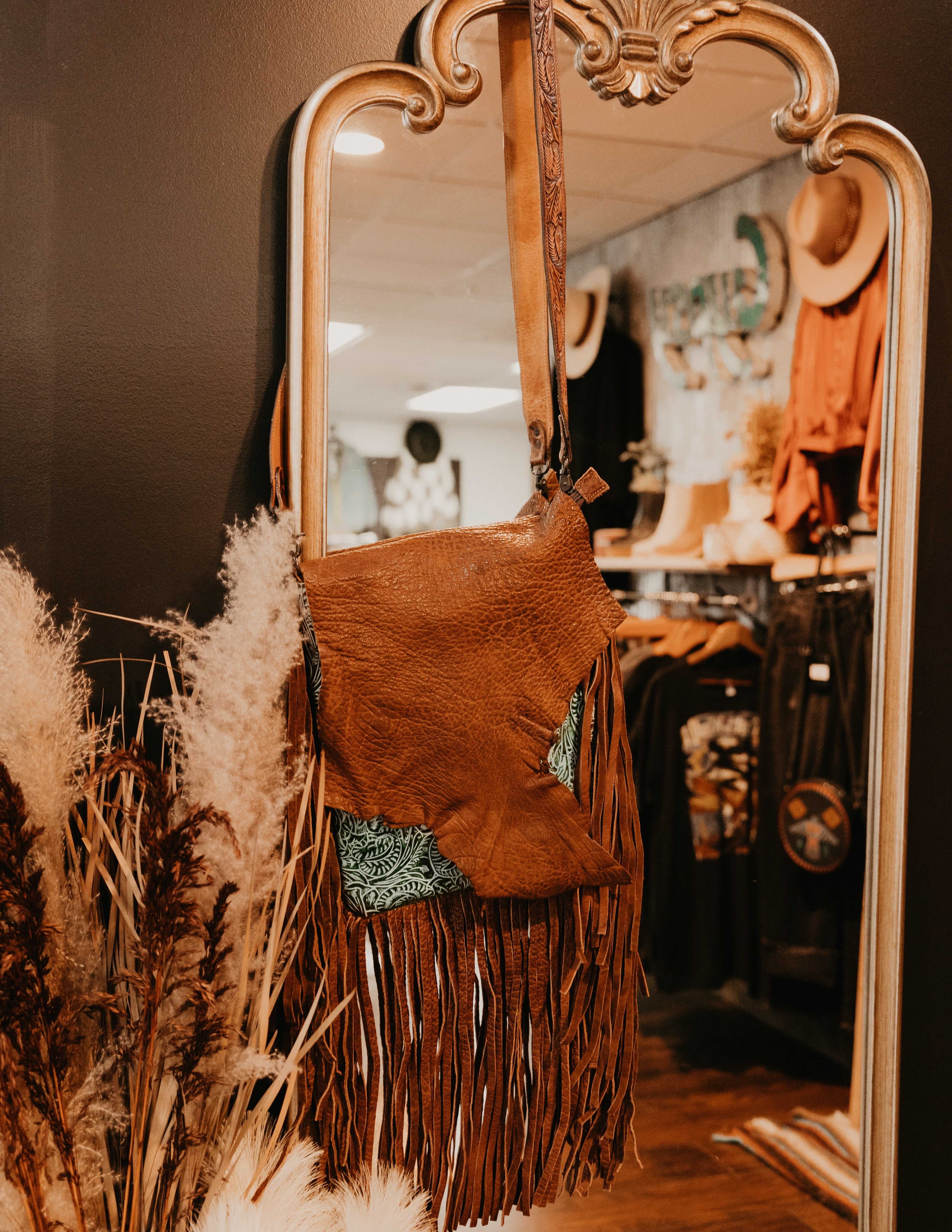 The Layne Messenger Crossbody